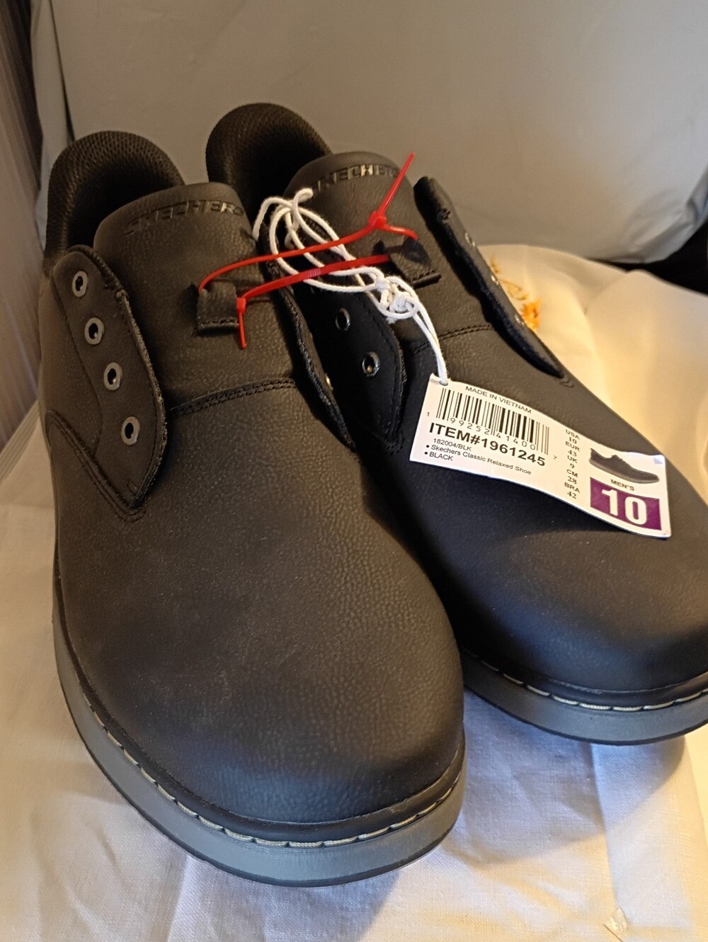 No Laces! New! Skechers Swift Fit Shoes Hands-Free Mens Black Memory Foam Sz 10